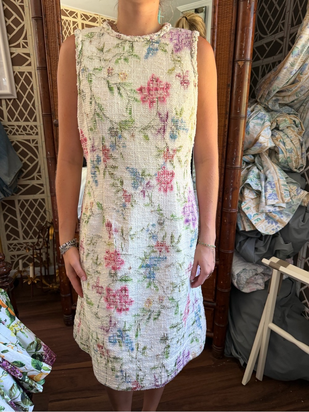 Teri Jon White Textured Sleeveless Floral Shift Dress